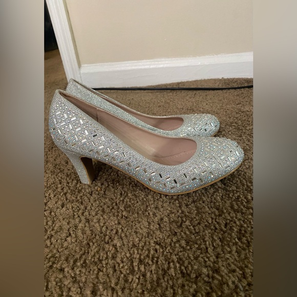 Bella Luna silver gem heels size 7.5 - Picture 2 of 7